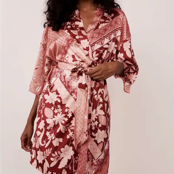 La Vie En Rose Other - PRINTED KIMONO